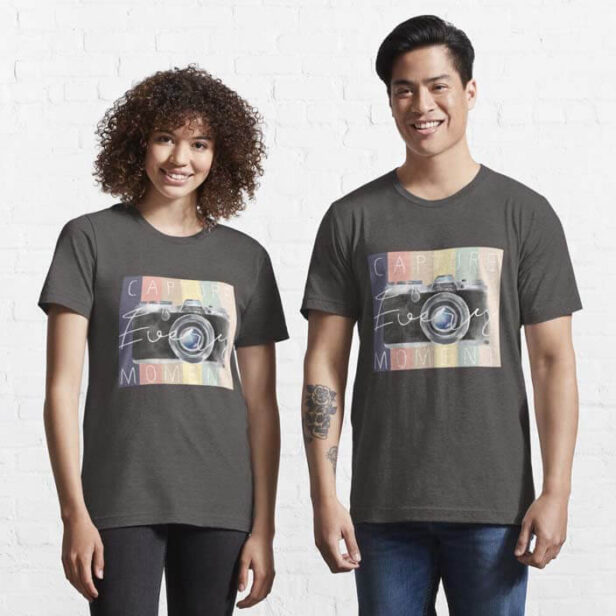 Capture Every Moment Vintage Retro Camera Essential T-Shirt