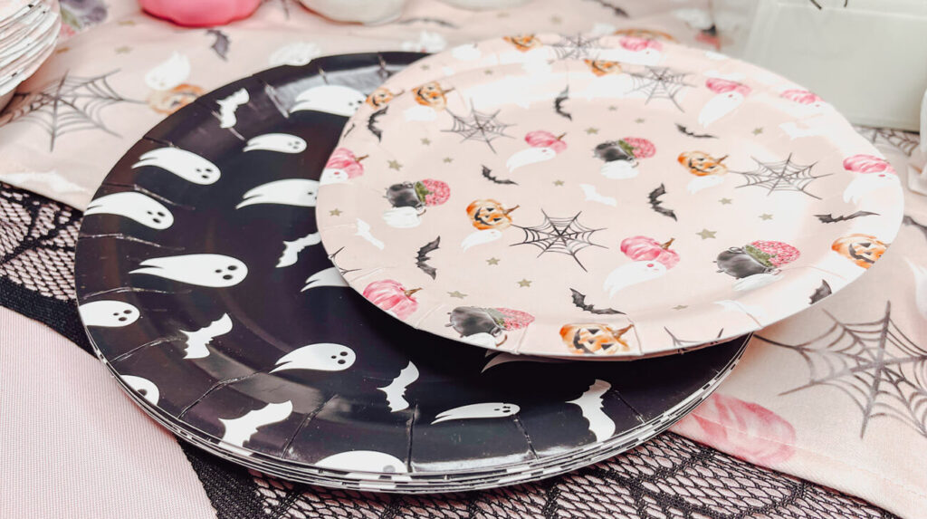 Halloween Party Decorating Ideas complementing Halloween paper plates