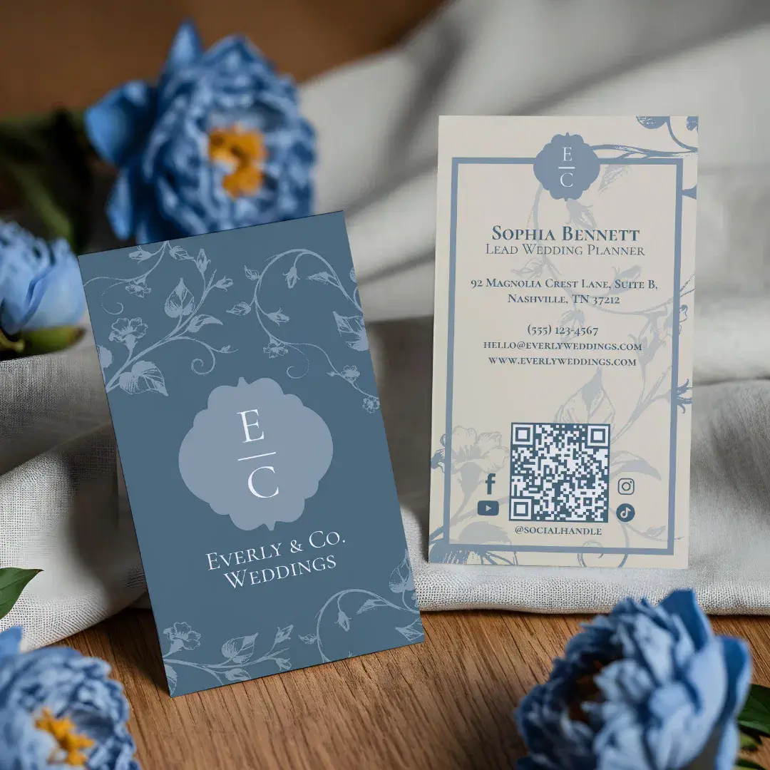 Elegant Luxury Vintage Floral Monogram Crest Business Card